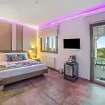 Alternative & 4*