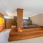 Alternative & 4*
