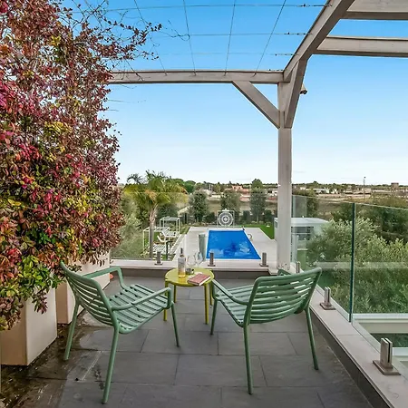 Alternative & 4* Scorrano (Apulia)